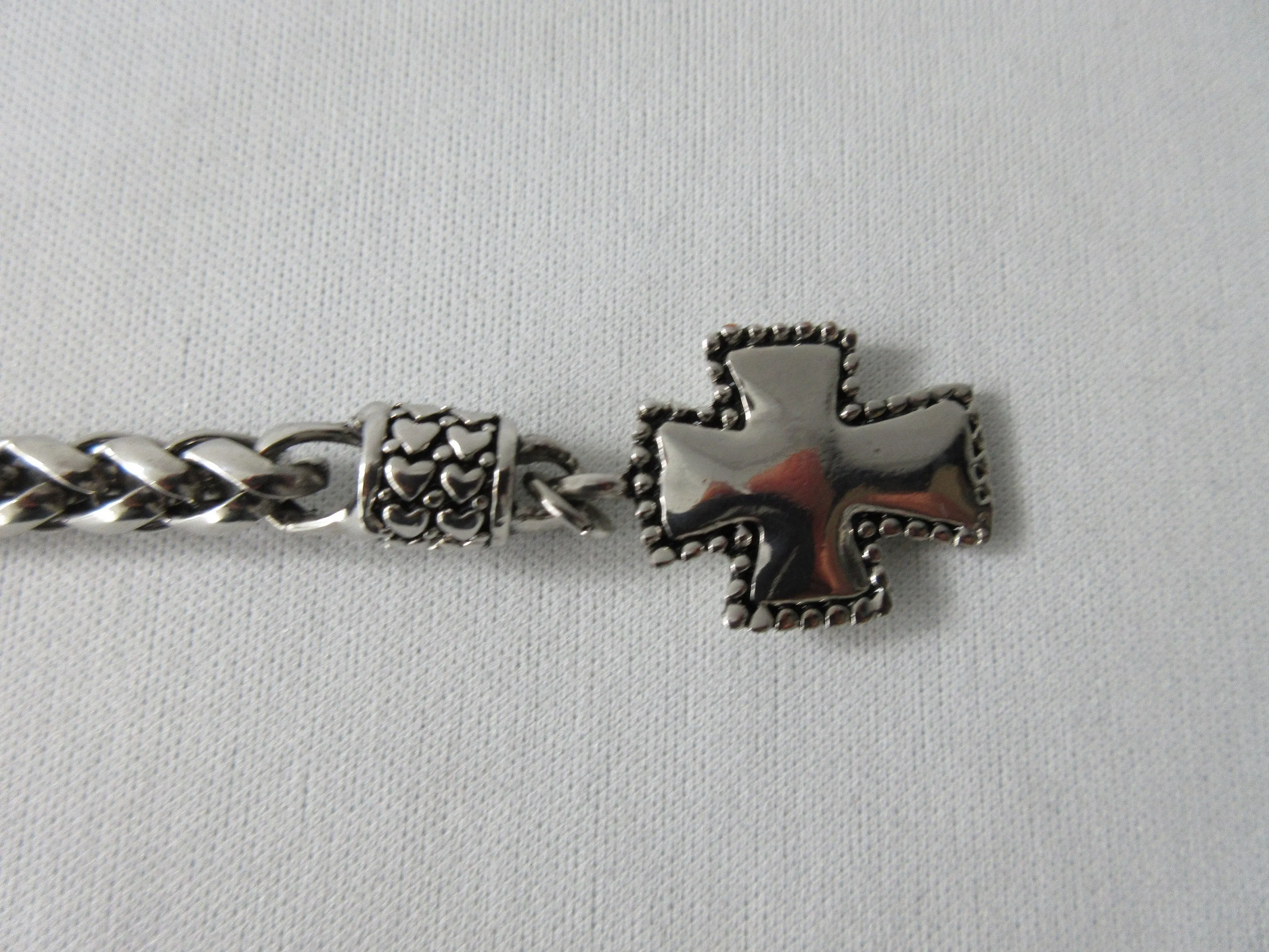 20A60 -Shiny Metal Cross Chain