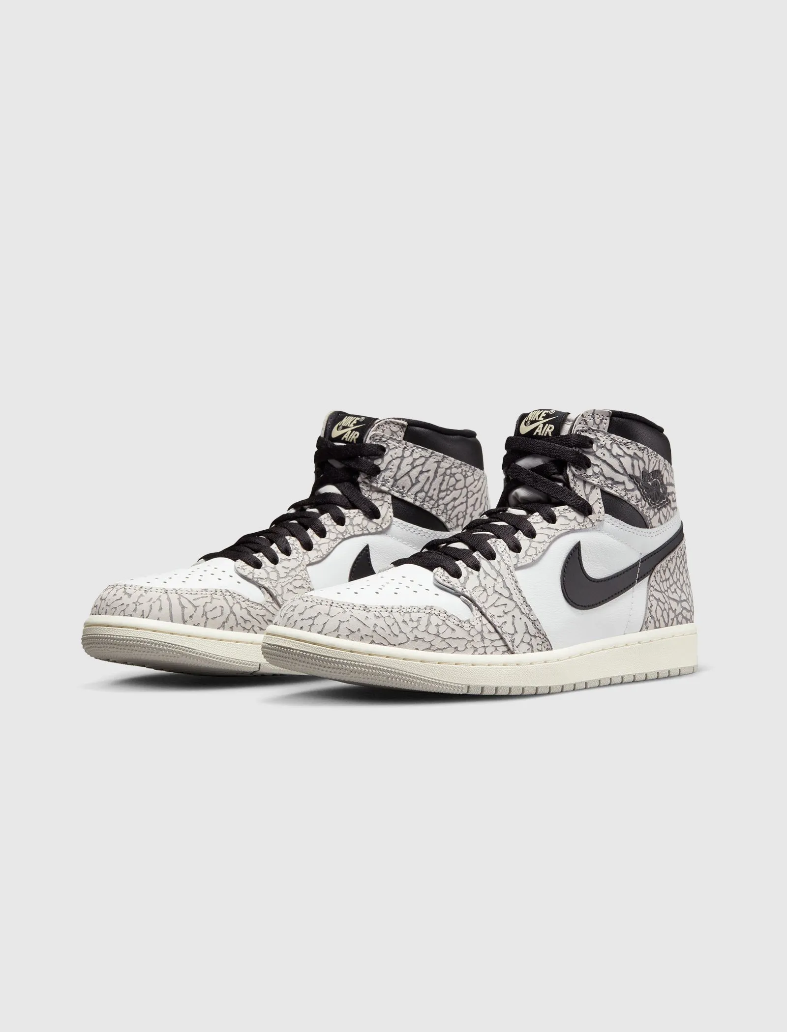 AIR JORDAN 1 RETRO HIGH OG "WHITE CEMENT"