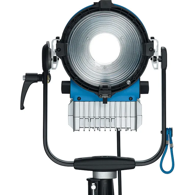 ARRI L7-C LE2 LED Fresnel - Silver/Blue, Manual Mount