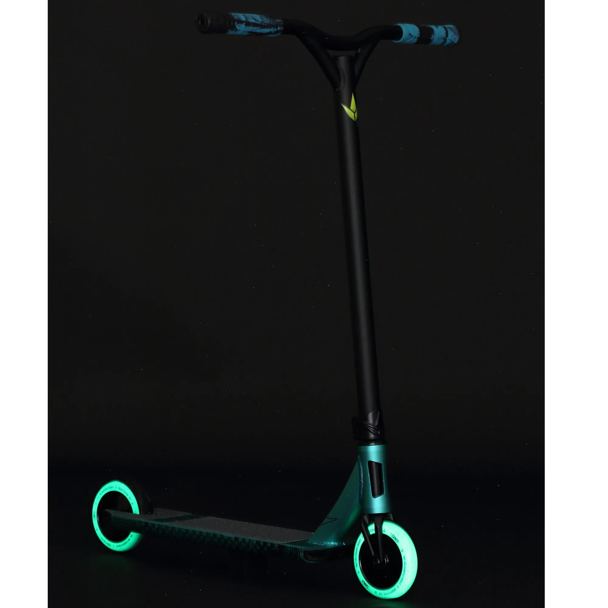 Blunt Scooters KOS S5 Charge Complete Stunt Scooter, Blue