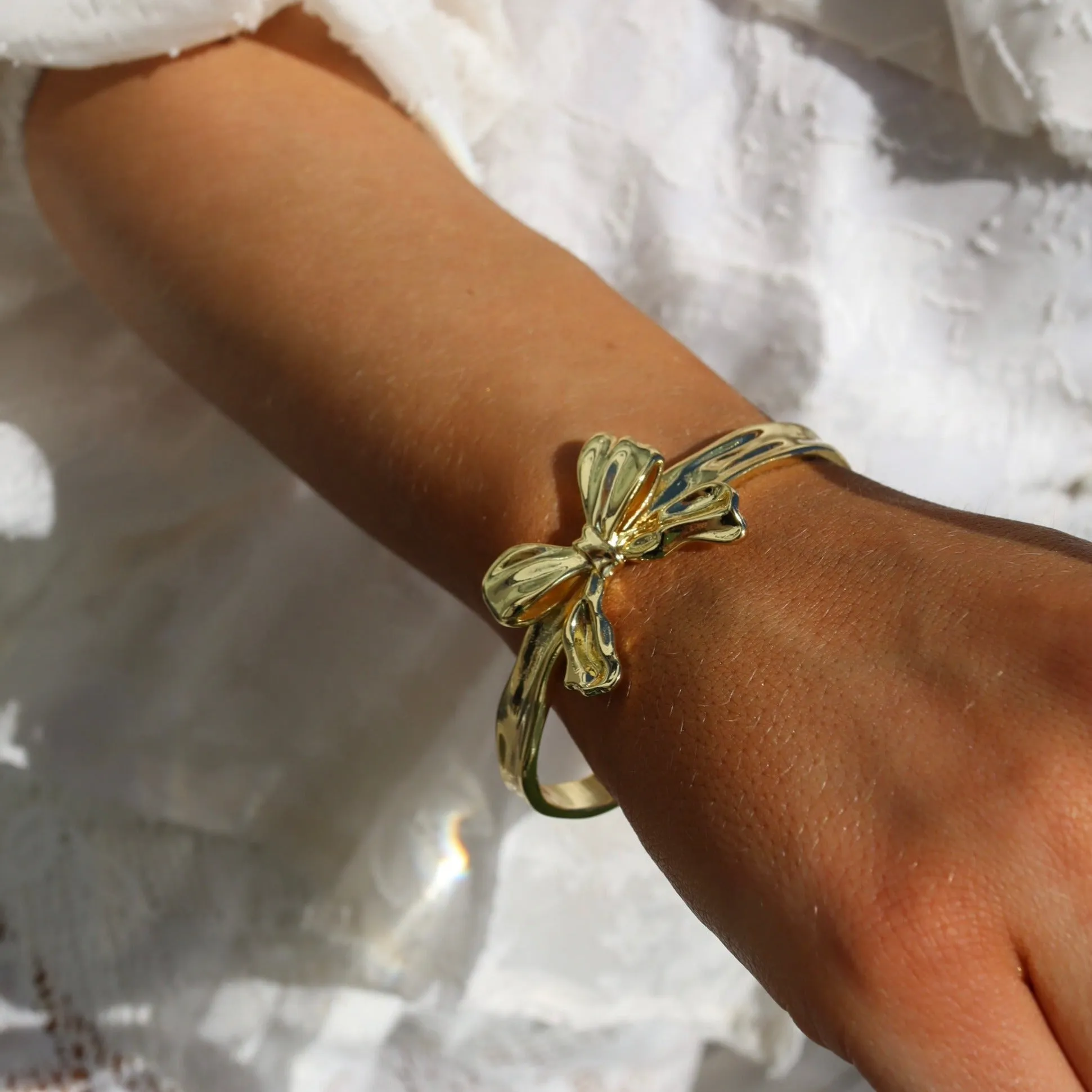 BOW CUFF ARMBAND