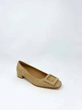 Buckle Shoe in Camel Suede