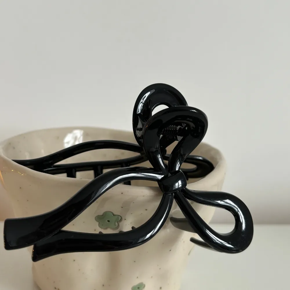 Cute Bow Claw Clip - Black