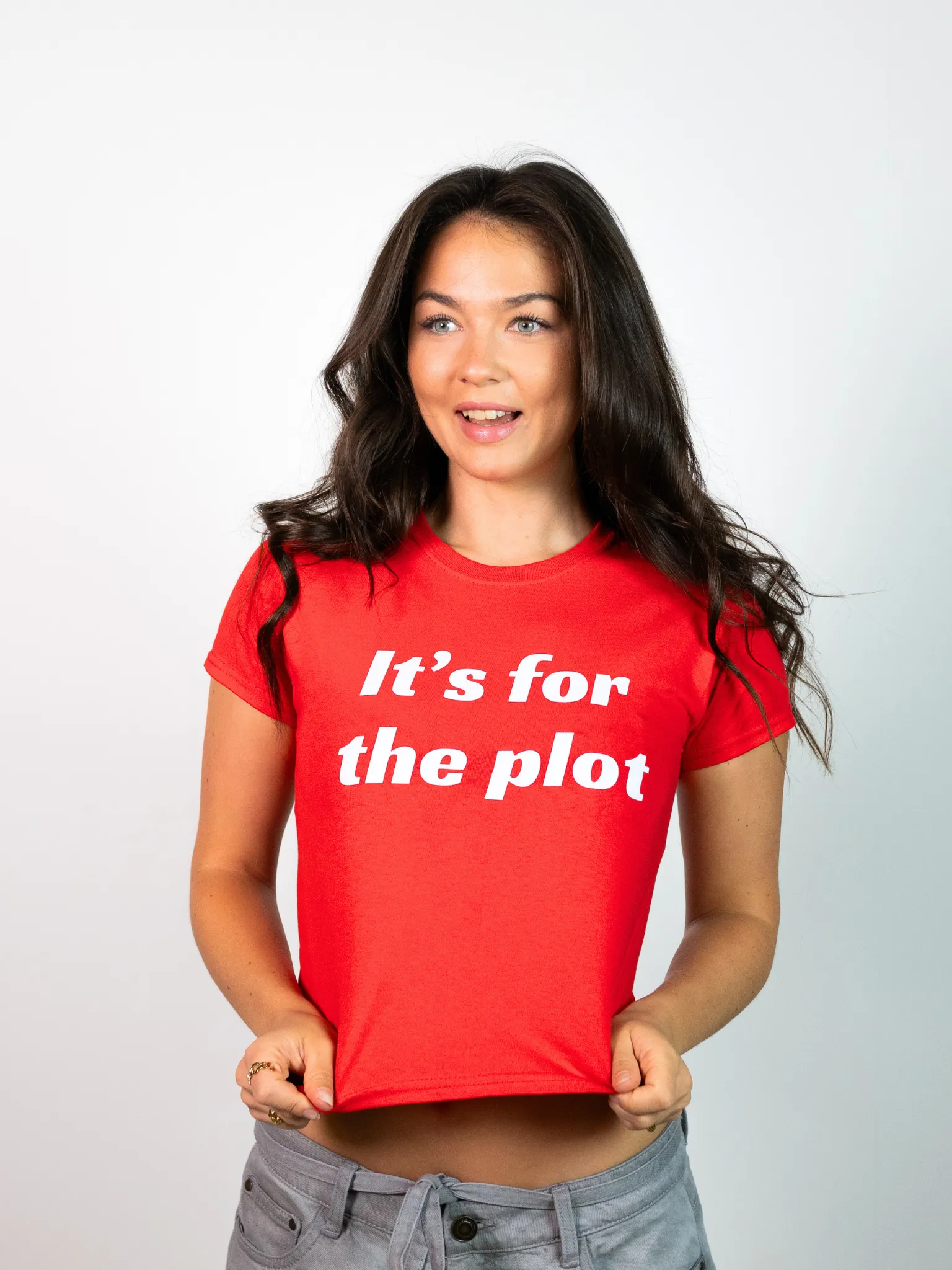 IT'S FOR THE PLOT, BABY TEE - RØD