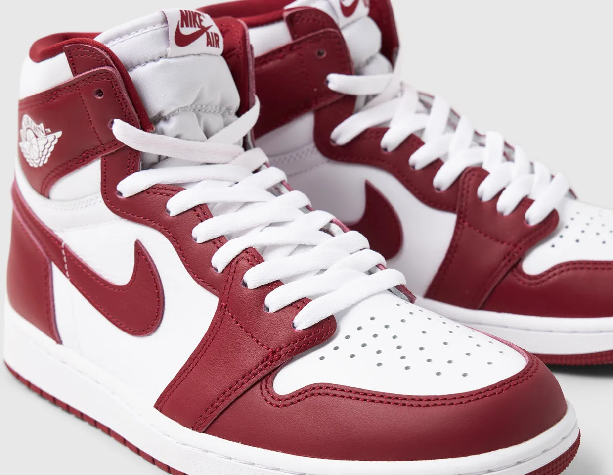 Jordan 1 Retro High OG Remastered White / Team Red