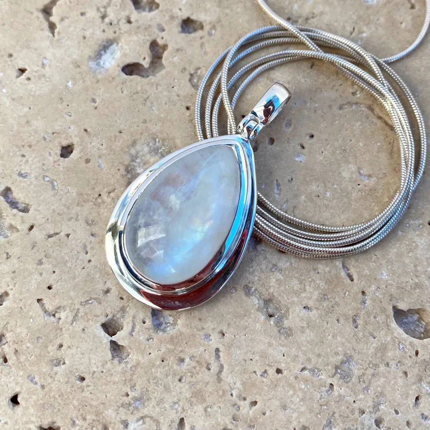 Rainbow Moonstone Pendant - Alaia