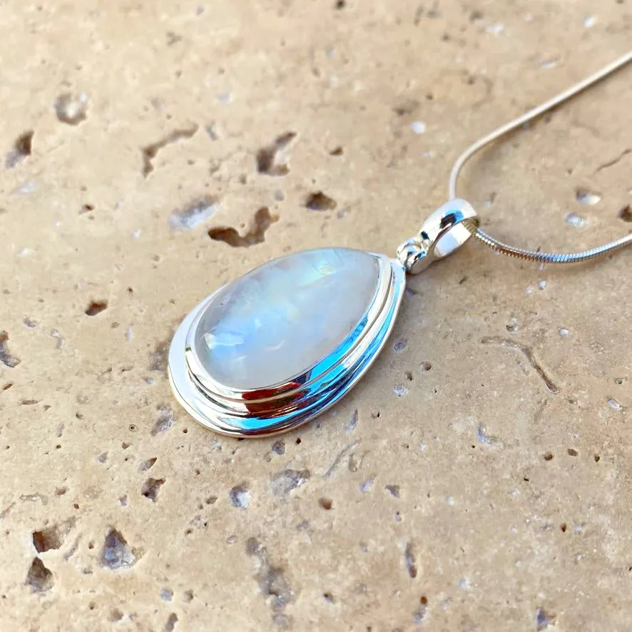 Rainbow Moonstone Pendant - Alaia