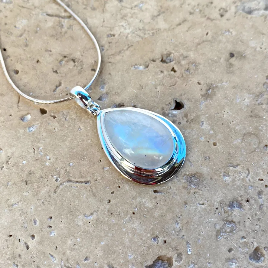 Rainbow Moonstone Pendant - Alaia