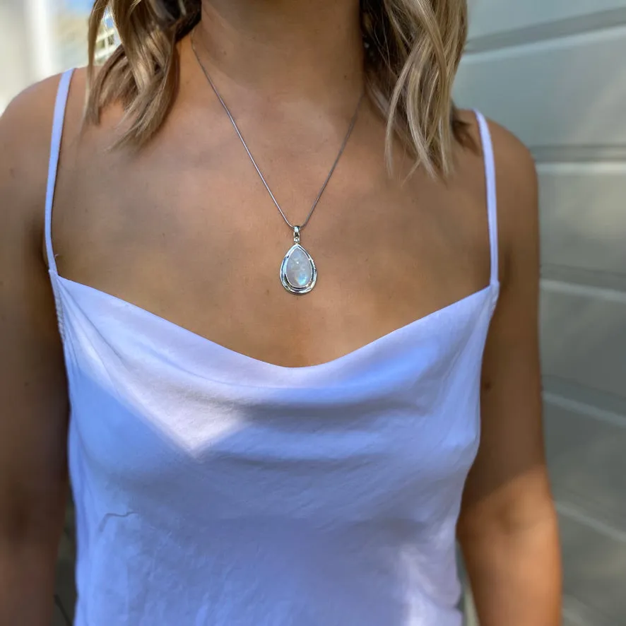 Rainbow Moonstone Pendant - Alaia