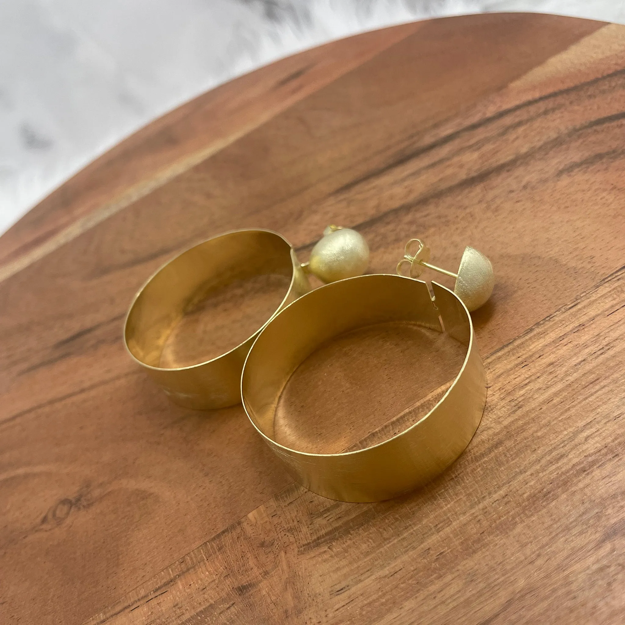 Sheila Fajl Mini Elizzie Front Facing Statement Hoop Earrings in Brushed Gold