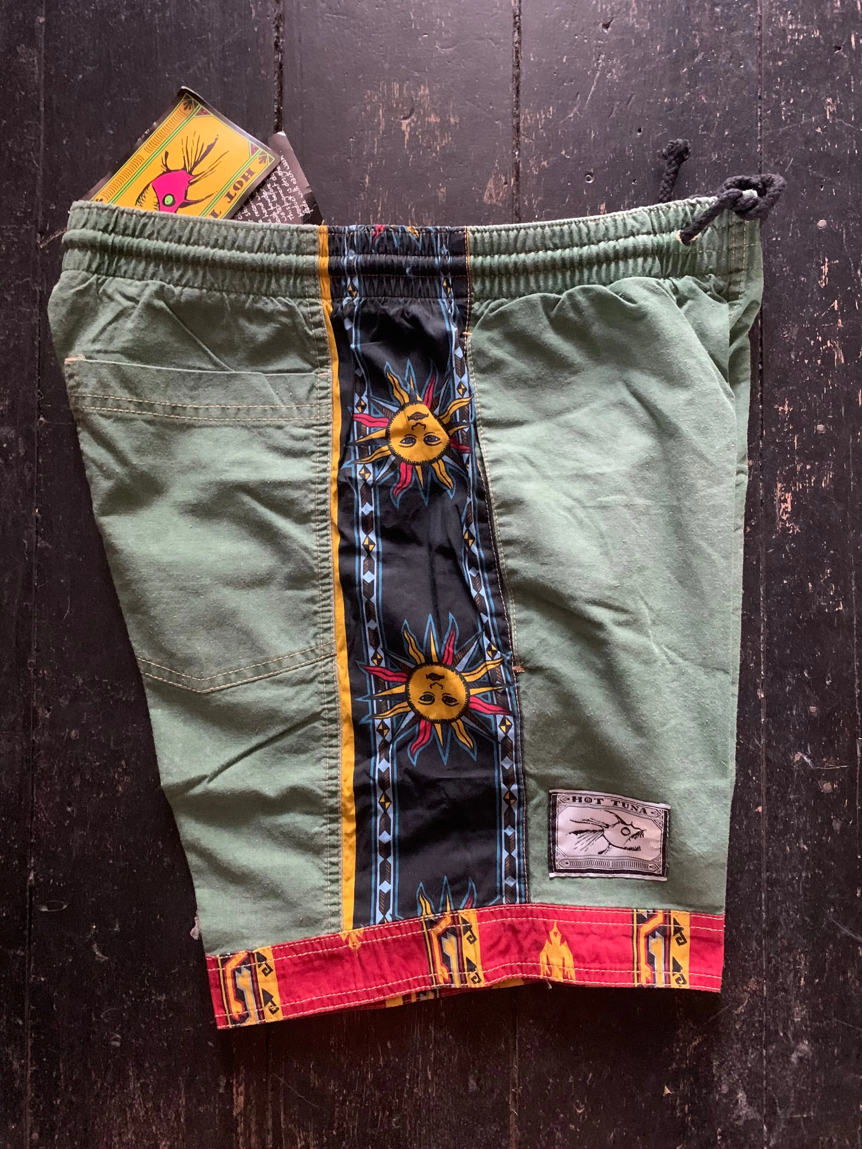 vintage hot tuna shorts ~ 36"